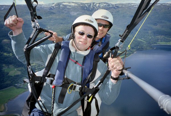 Ikzelf mag de parachute sturen.